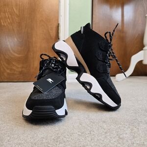 Sorel Kinetic Breakthru Caribou Black Suede Waterproof Sneaker Boot Womens 7